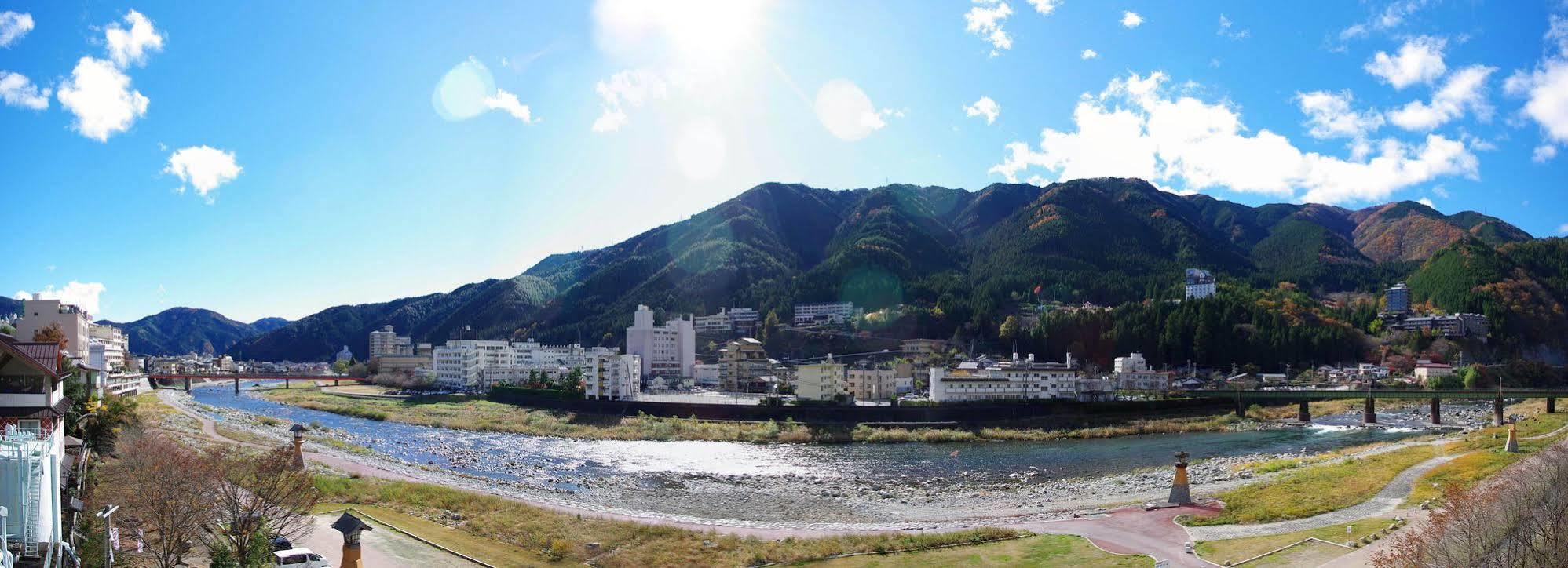 ホテル 下呂温泉 冨岳 下呂市 エクステリア 写真